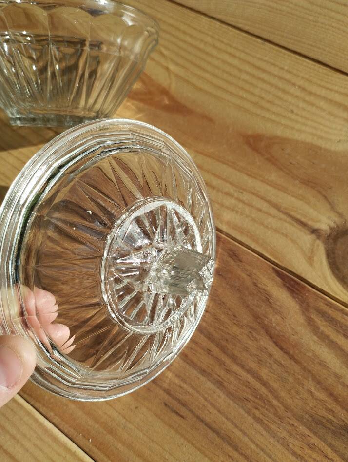 Cut crystal bonbonnière – Bright geometric design