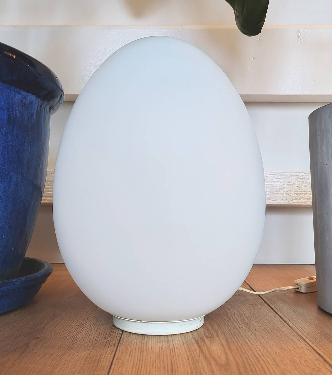 Lampe année 70 oeuf opaline