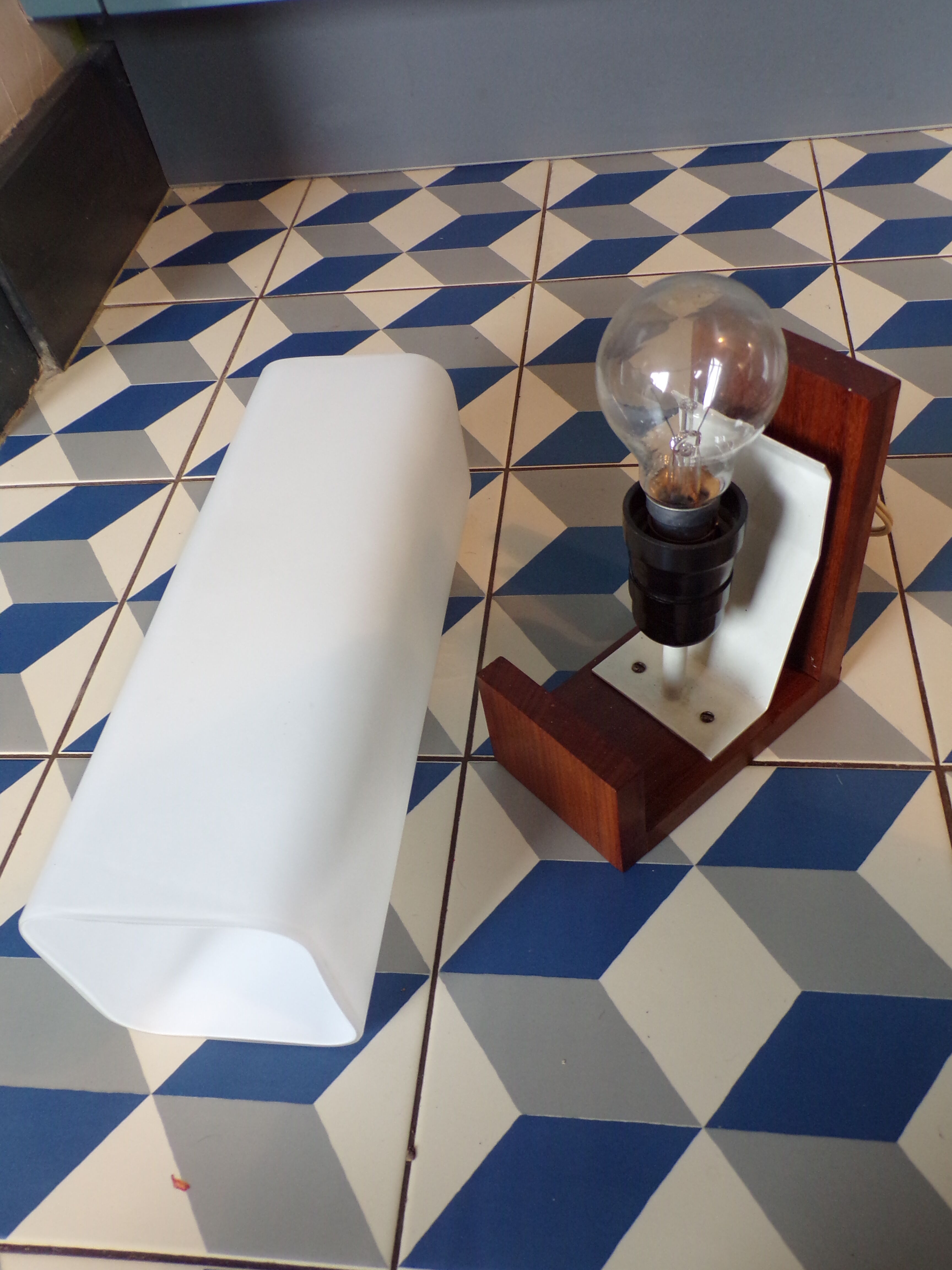 Philips Louis Kalff sconce