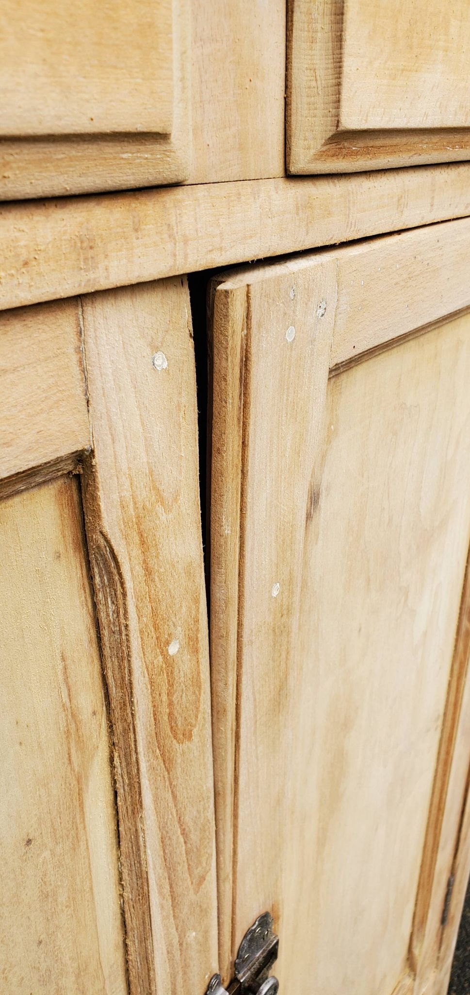 Very beautiful Parisian piece of furniture from 1940, 2 doors and 2 drawers, sanded and stripped