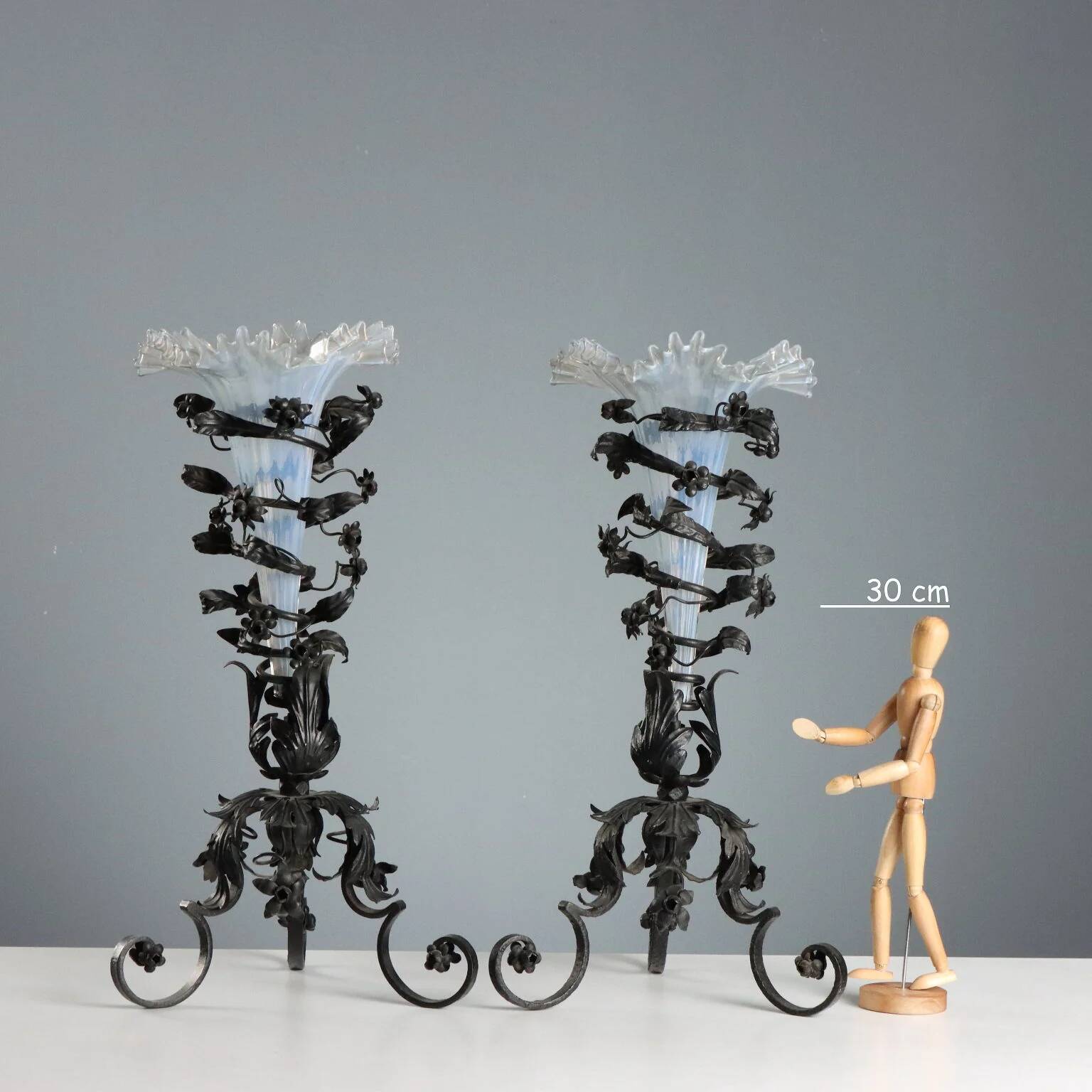 Vases anciens en fer forgé, Italie, XXe siècle