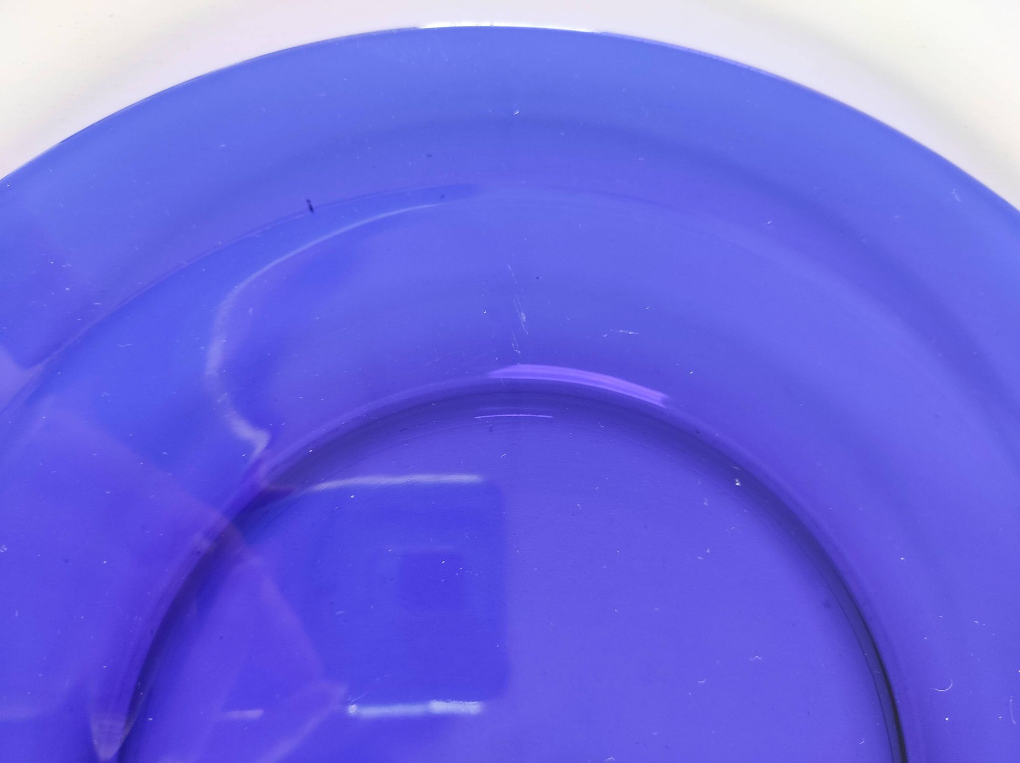 6 blue glass dishes