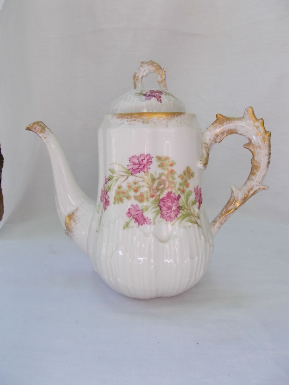Porcelain coffee or tea service