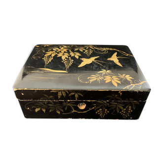 Japanese lacquer box late nineteenth early twentieth century