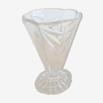 Diabolo-shaped glass vase