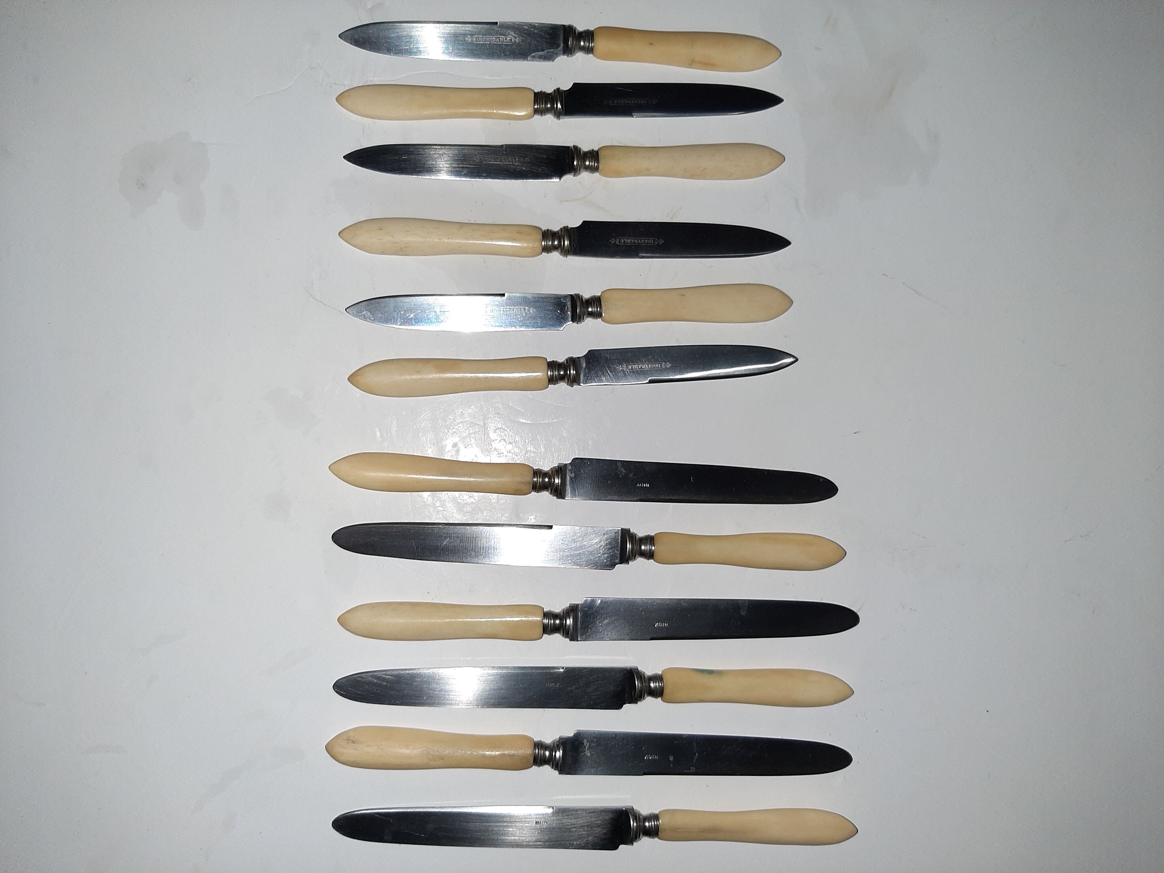 2x6 old knives handle normal bones and cheese/desserts