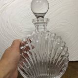 Shell-shaped carafe with a ball stopper