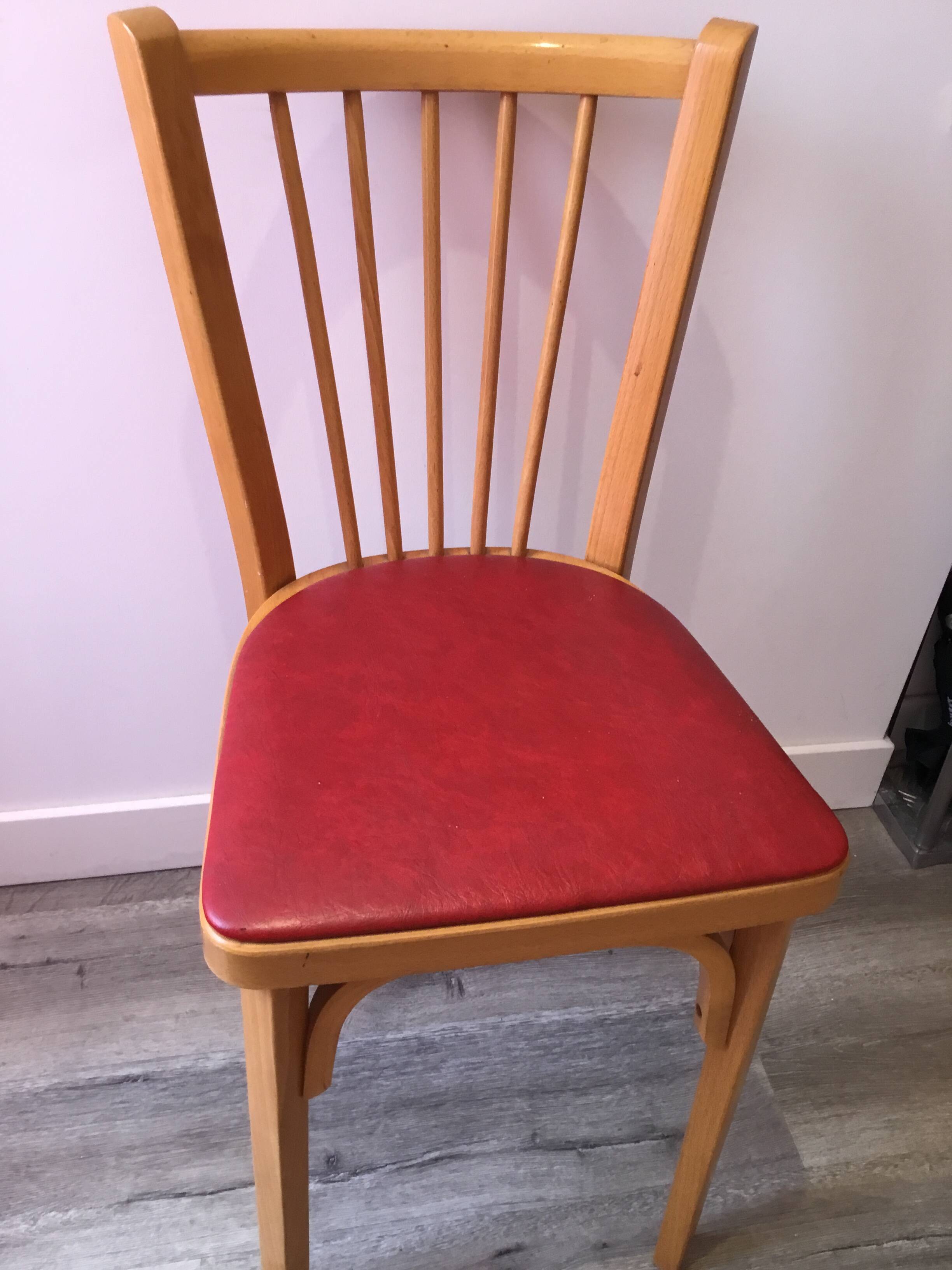 Chaise bistrot Baumann en bois et skaï rouge