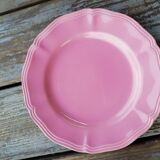 Saline pink dessert plates