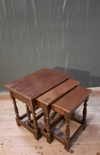 3 tables gigognes rustiques