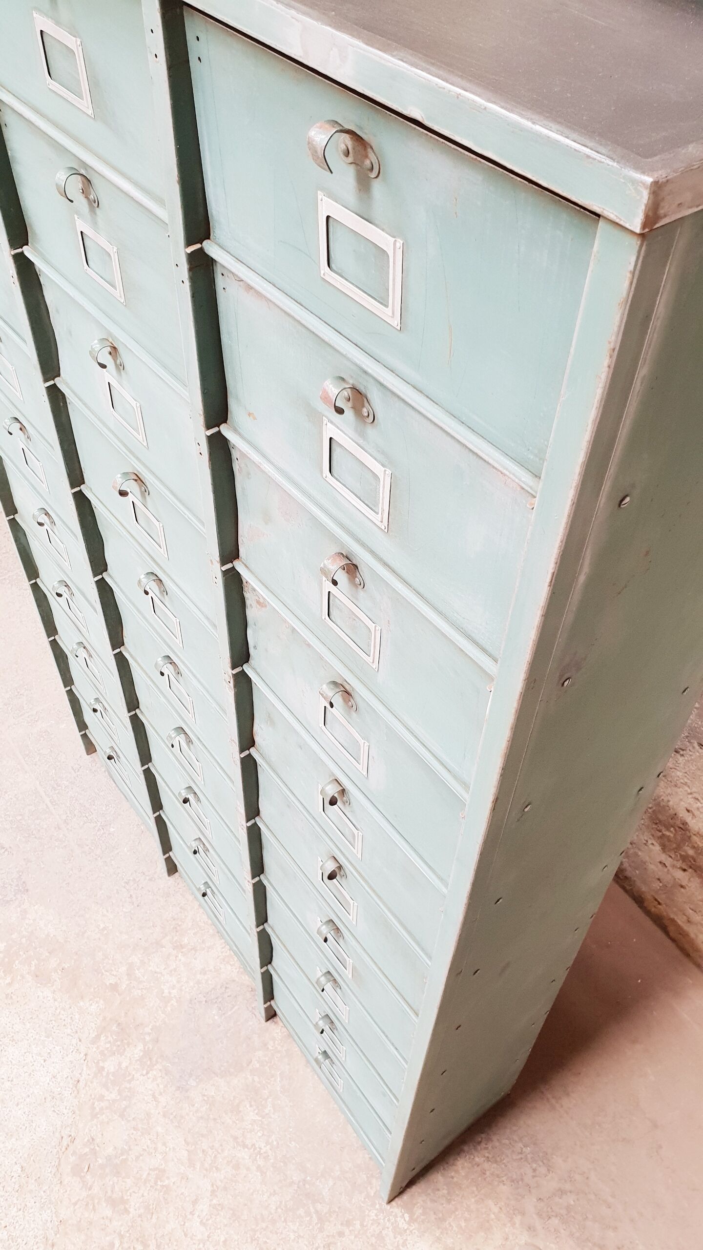 Strafor valve cabinet