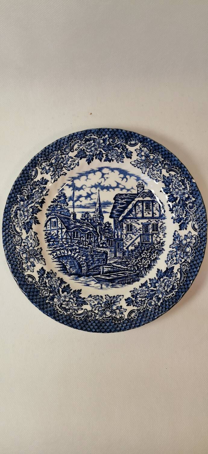 3 Grindley Royal Tudor Merrie Olde England Dessert Plates