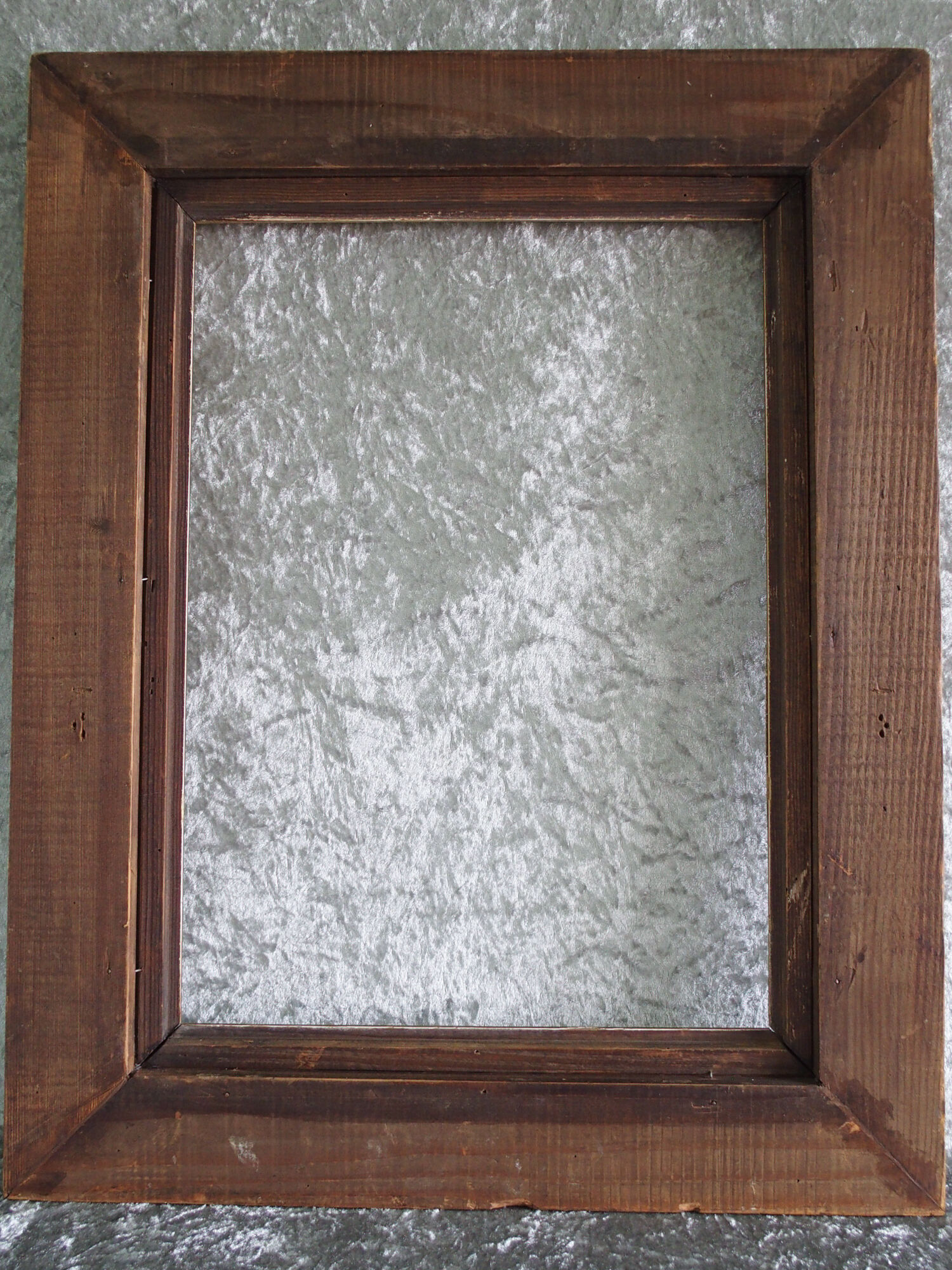 Wooden frame with golden stick baguette