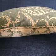 Decorative pillow case in velvet with ottoman turkish 16th century motifs