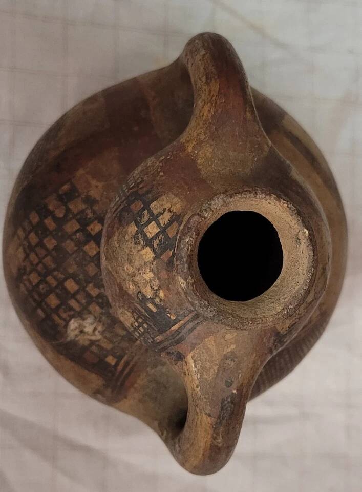 Traditional Kabyle/Berber terracotta pottery decorated with patterns