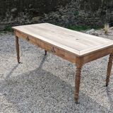 Antique table (airbrushed)
