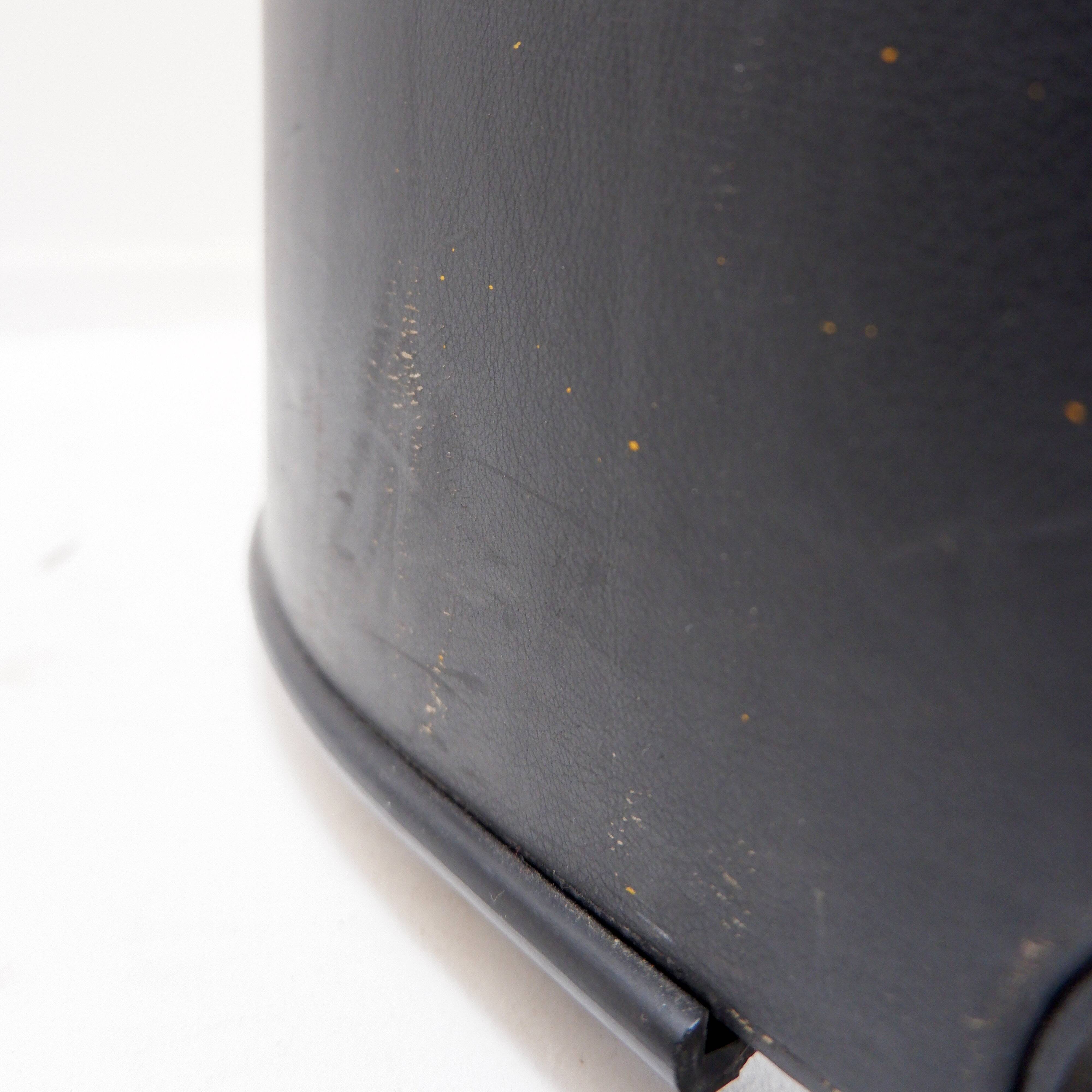 Pair of Artona armchairs in black leather by Afra and Tobia Scarpa for Maxalto