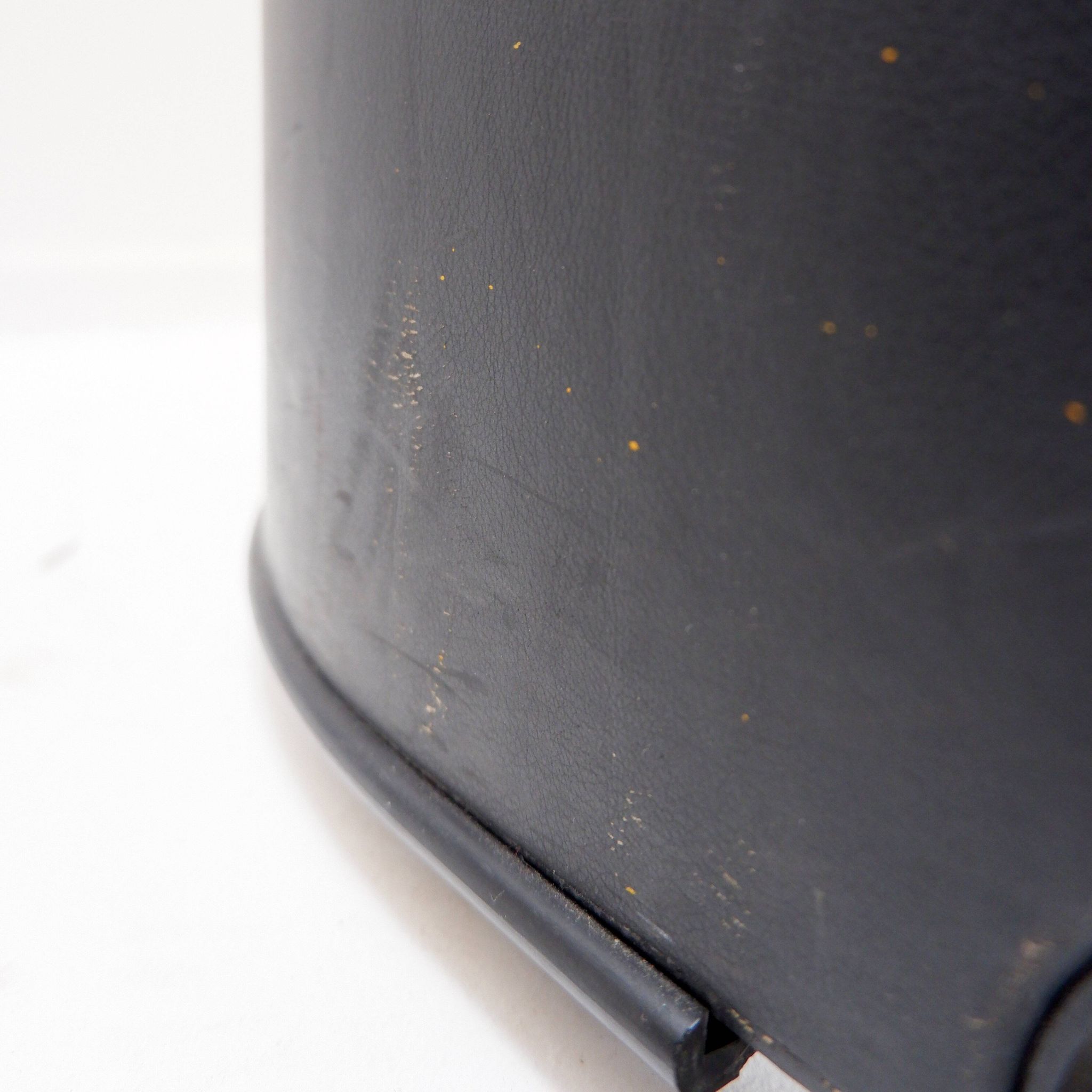 Pair of Artona armchairs in black leather by Afra and Tobia Scarpa for Maxalto.