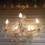 Very beautiful Venetian chandelier with 5 lights / complete and in working condition.