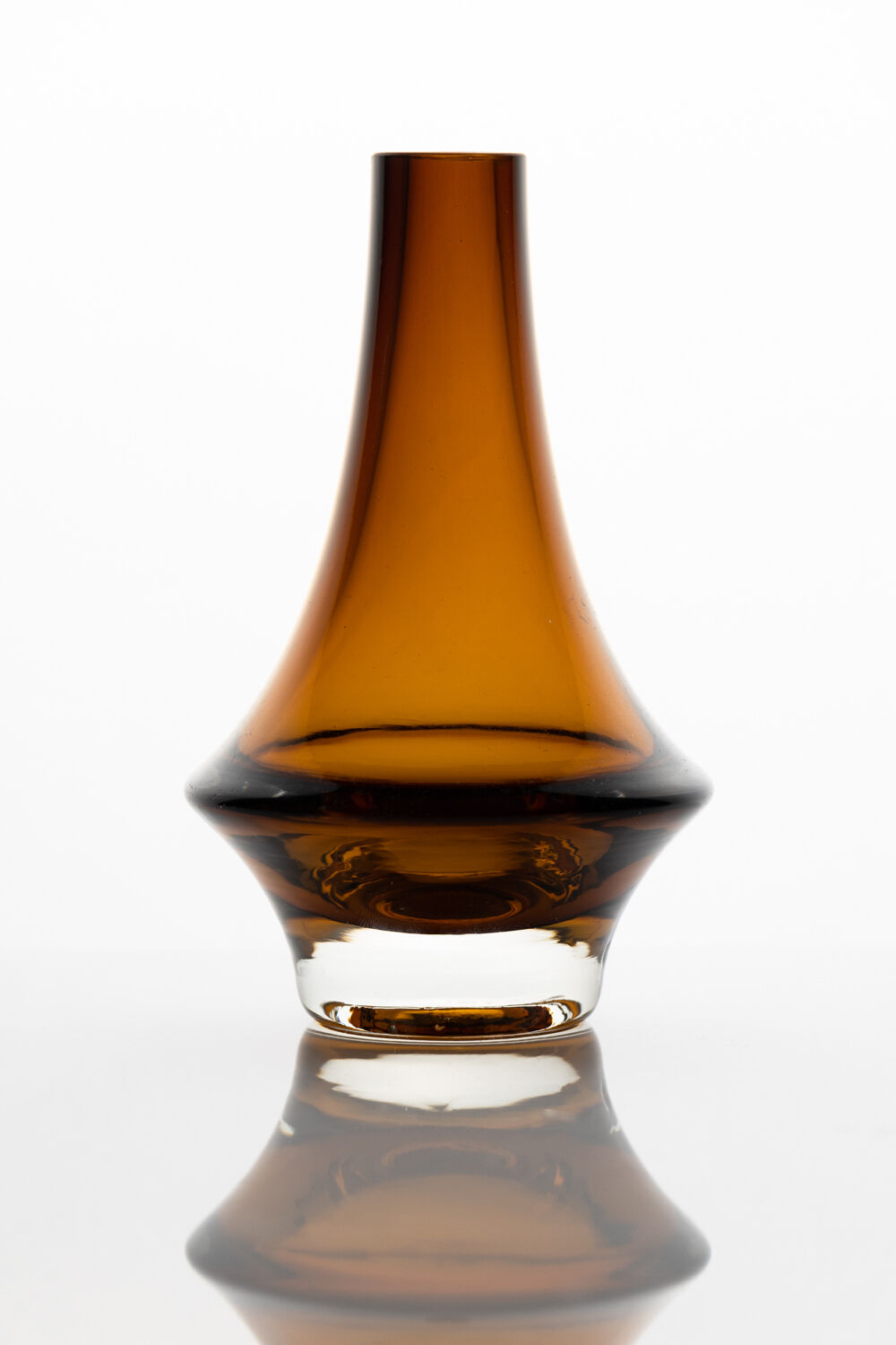 Mid-century modern vase design by Tamara Aladin for Riihimäki