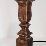 Jolie lampe en bois patiné
