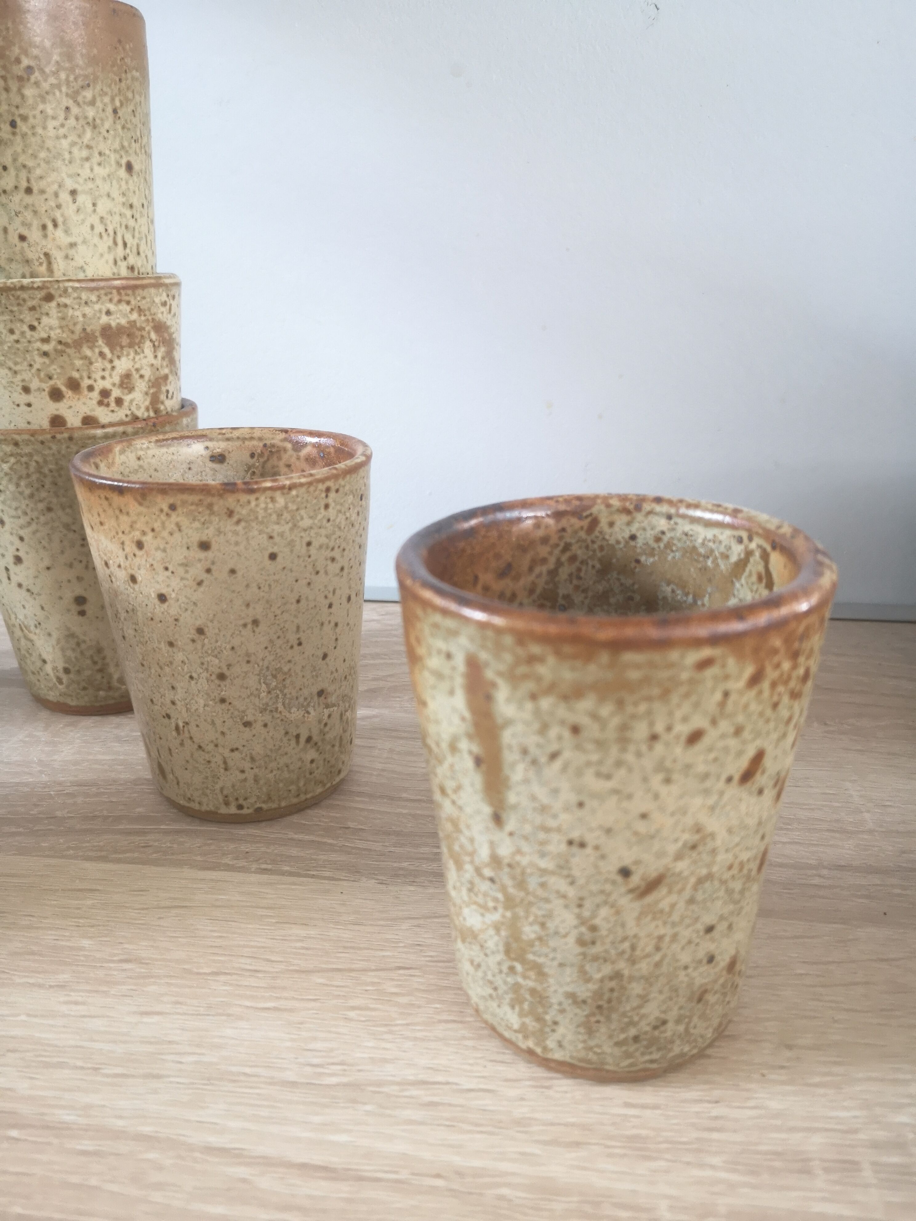 Lot of 6 sandstone cups