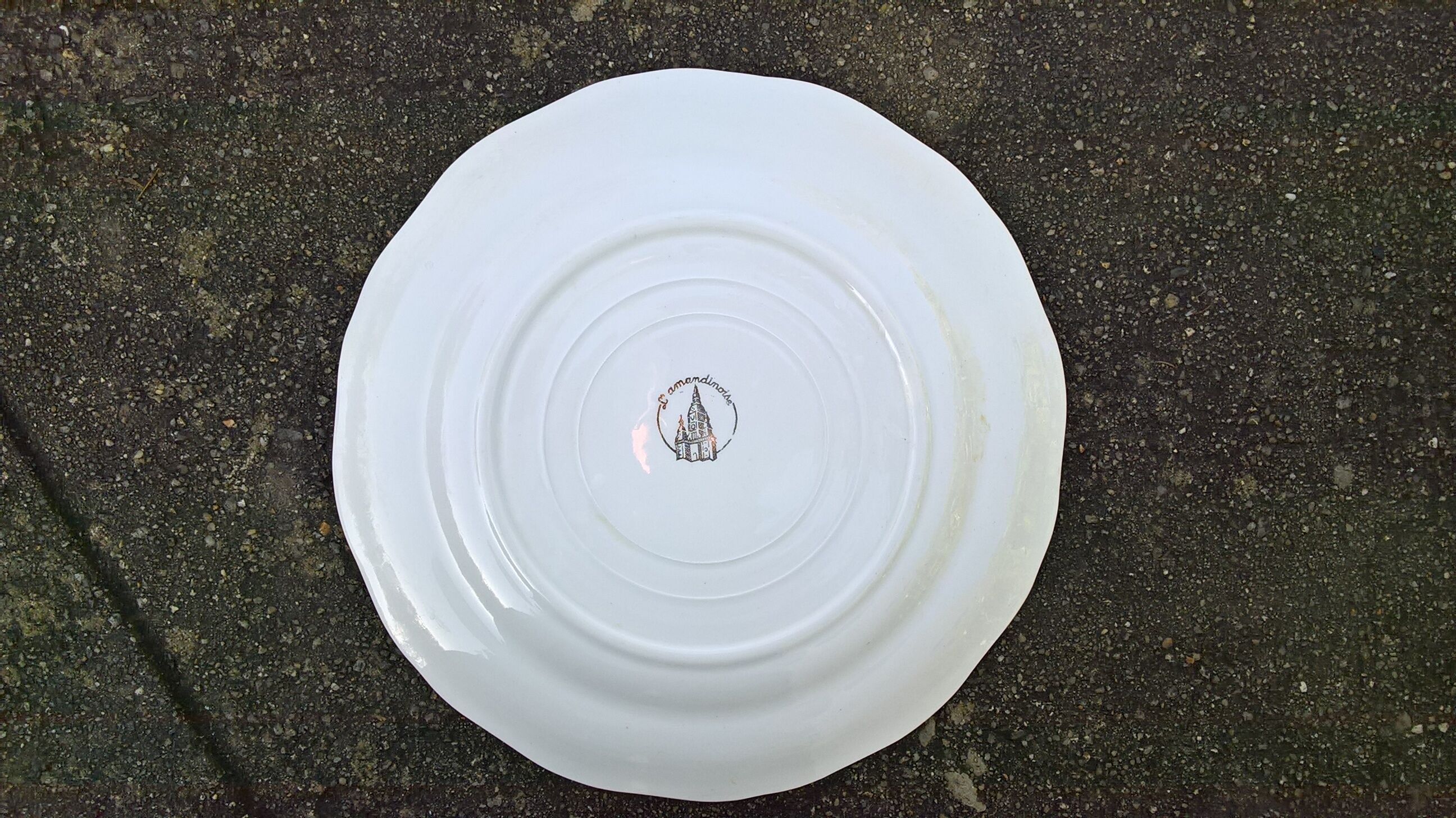9 flat plates L'Amandinoise