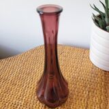 Vase en verre violet