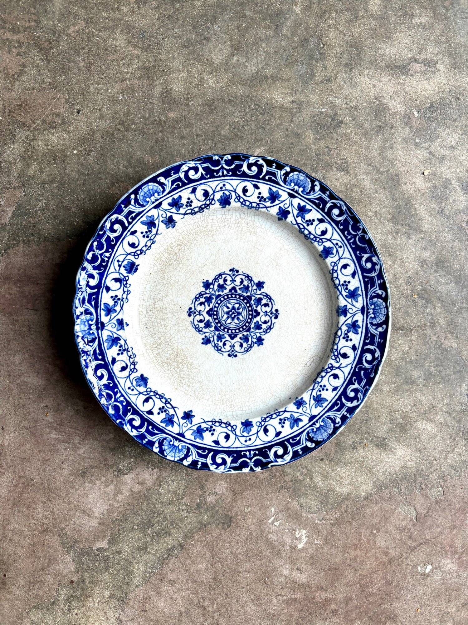 Jules Vieillard Bordeaux ironstone cake plate, "Louis XV" service