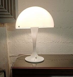 Mushroom lamp design of the 70s