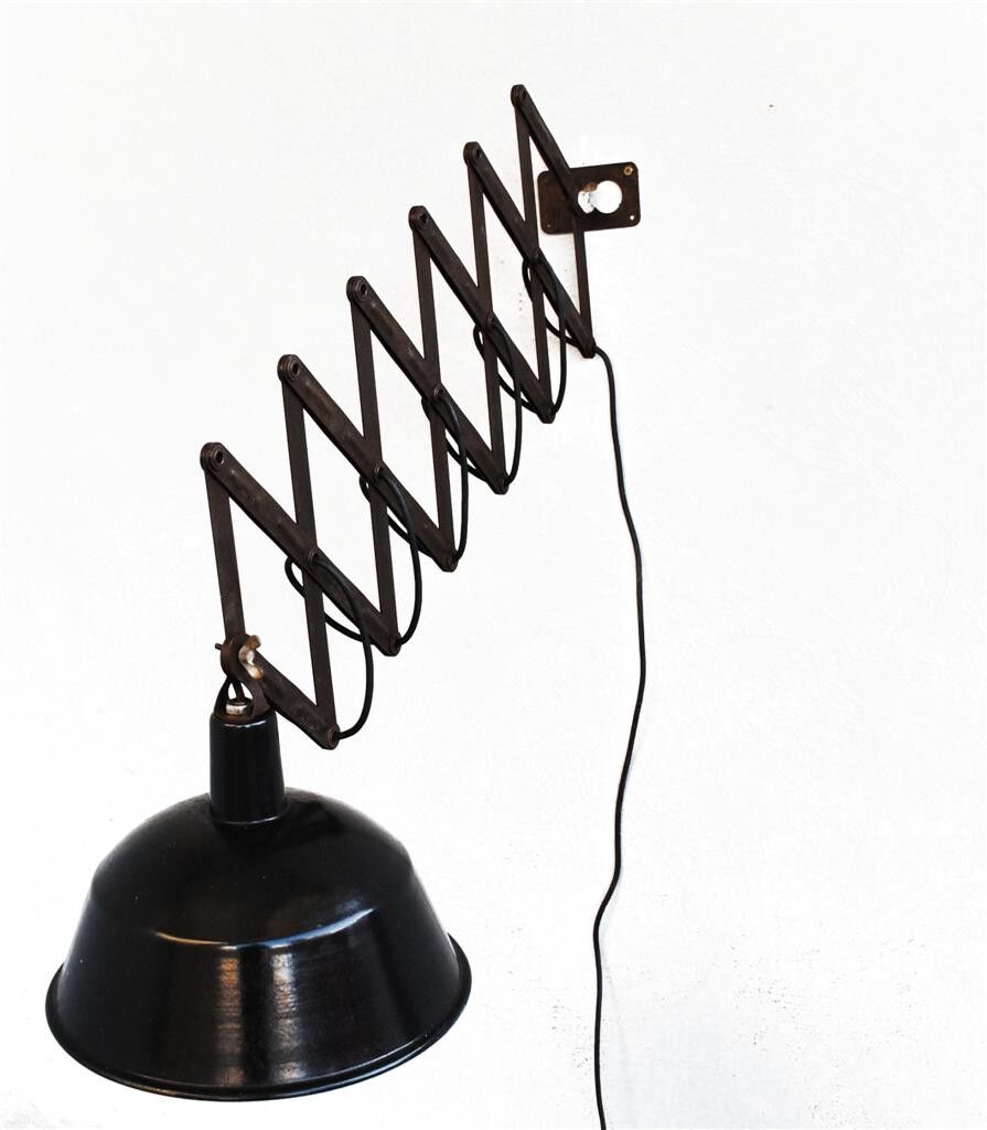 Apply light industrial accordion