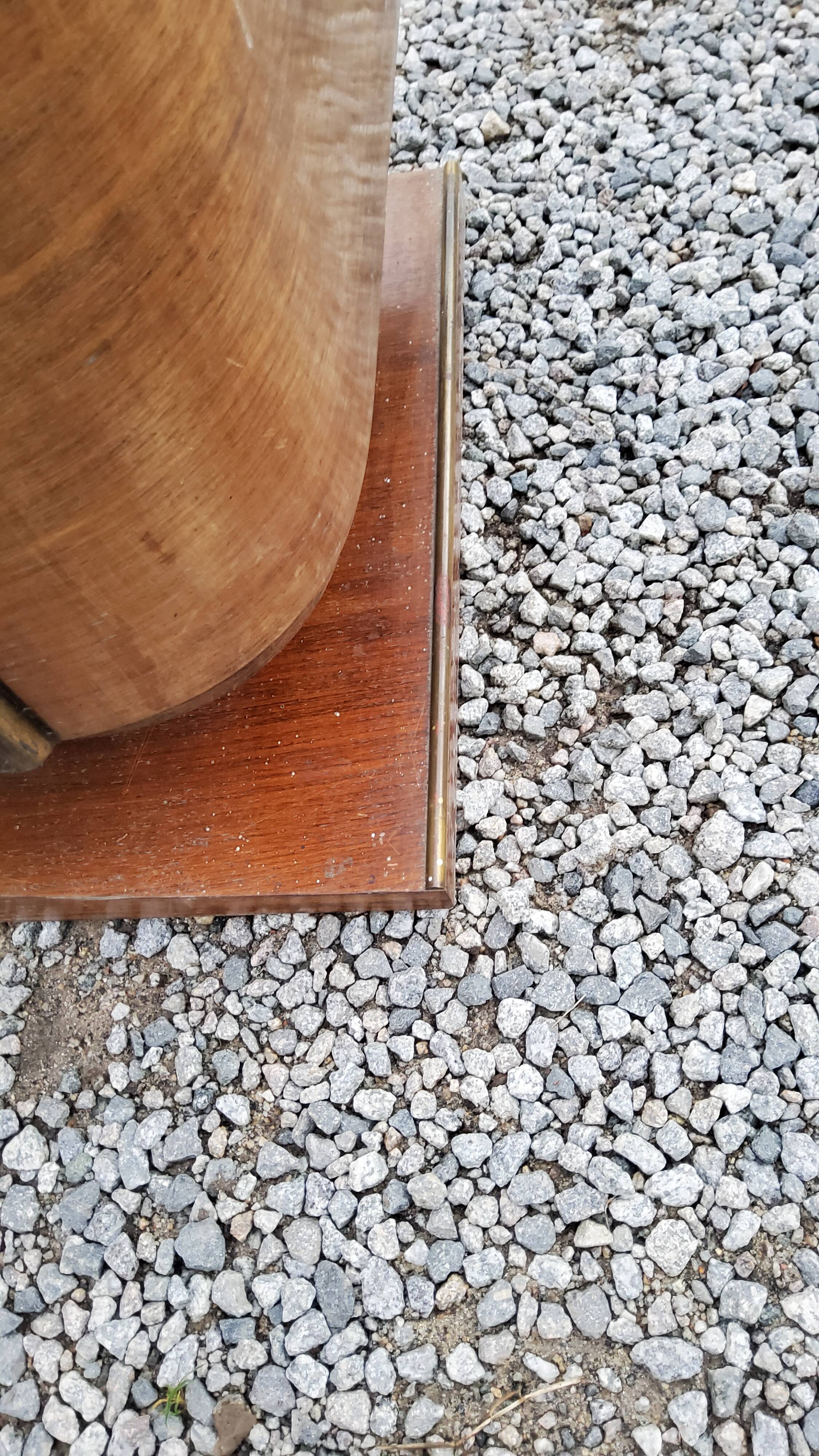 Art deco showcase in walnut and brass from the 30s