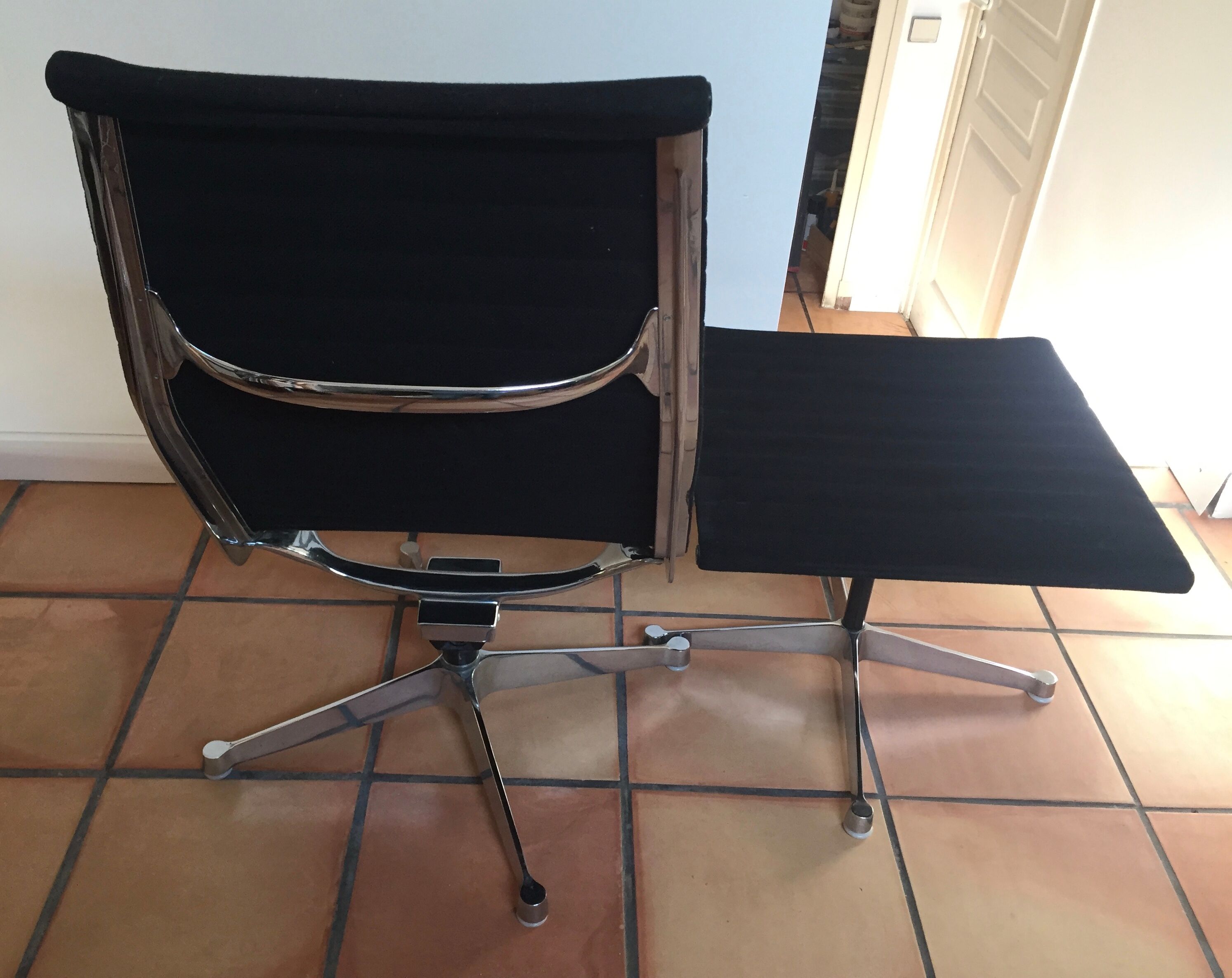 Ea116 Lounge Chairs And His Ottoman Ea125 Charles And Ray Eames For Herman Miller -