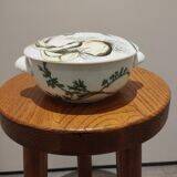 Dish with its lid in Paris porcelain