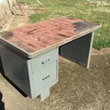 Metal desk