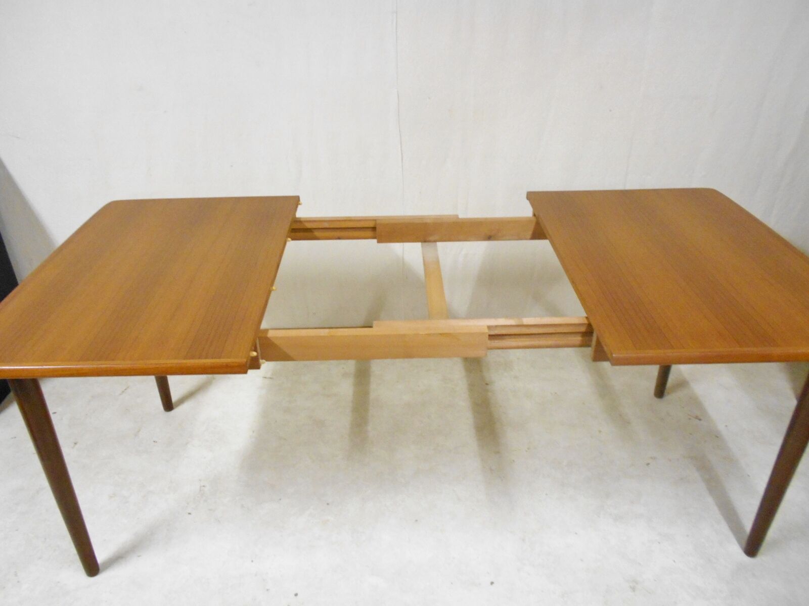 Scandinavian teak expandable table