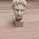 Neo-antique head