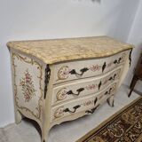 Louis XV style chest of drawers painted with flowers, Italian manufacture