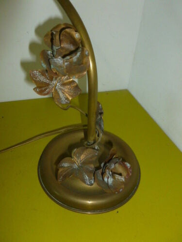 Desk lamp old decor flowers