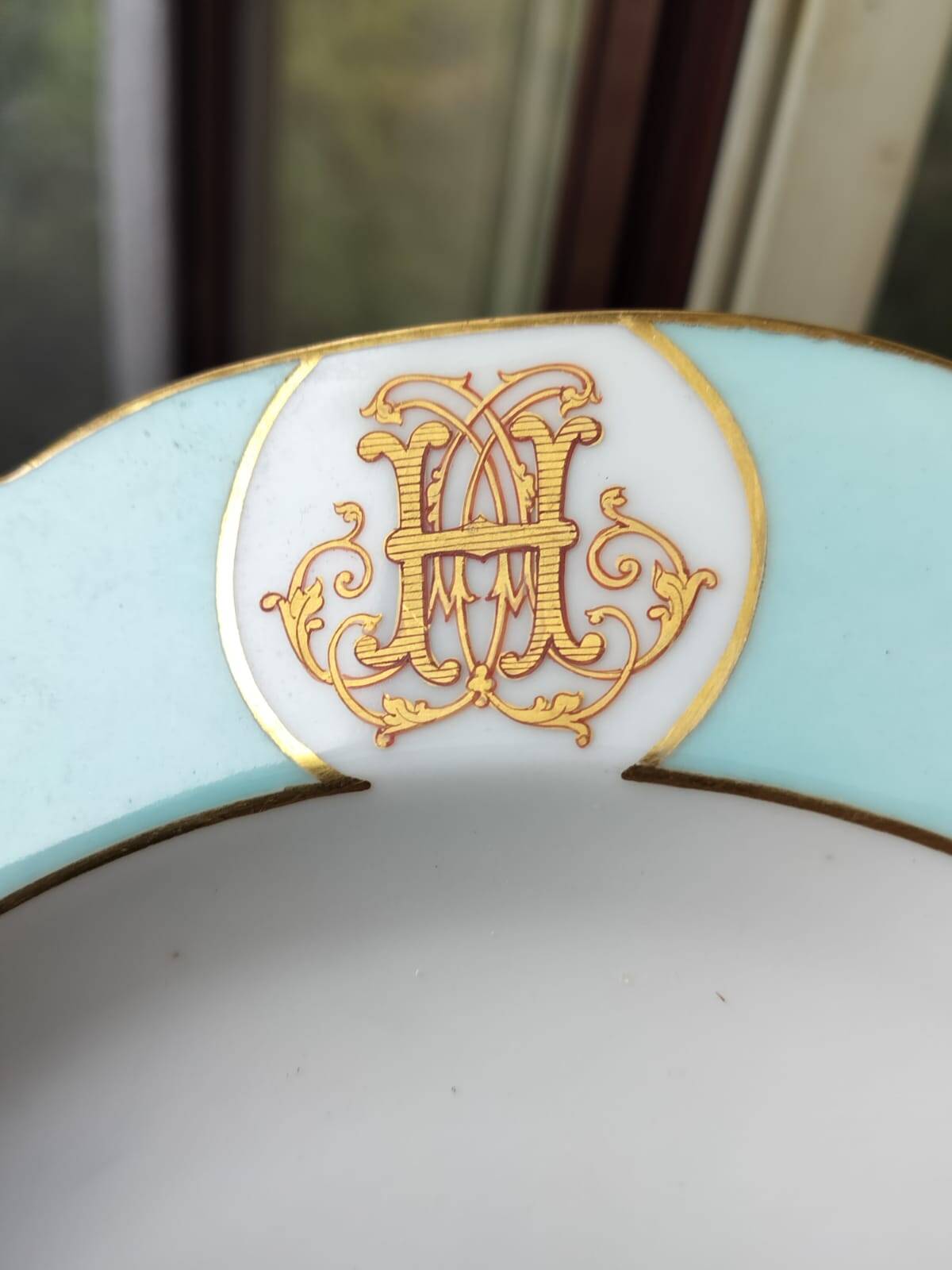 Service de 12 assiettes en porcelaine de Paris - H. Béziat / Maison Blender