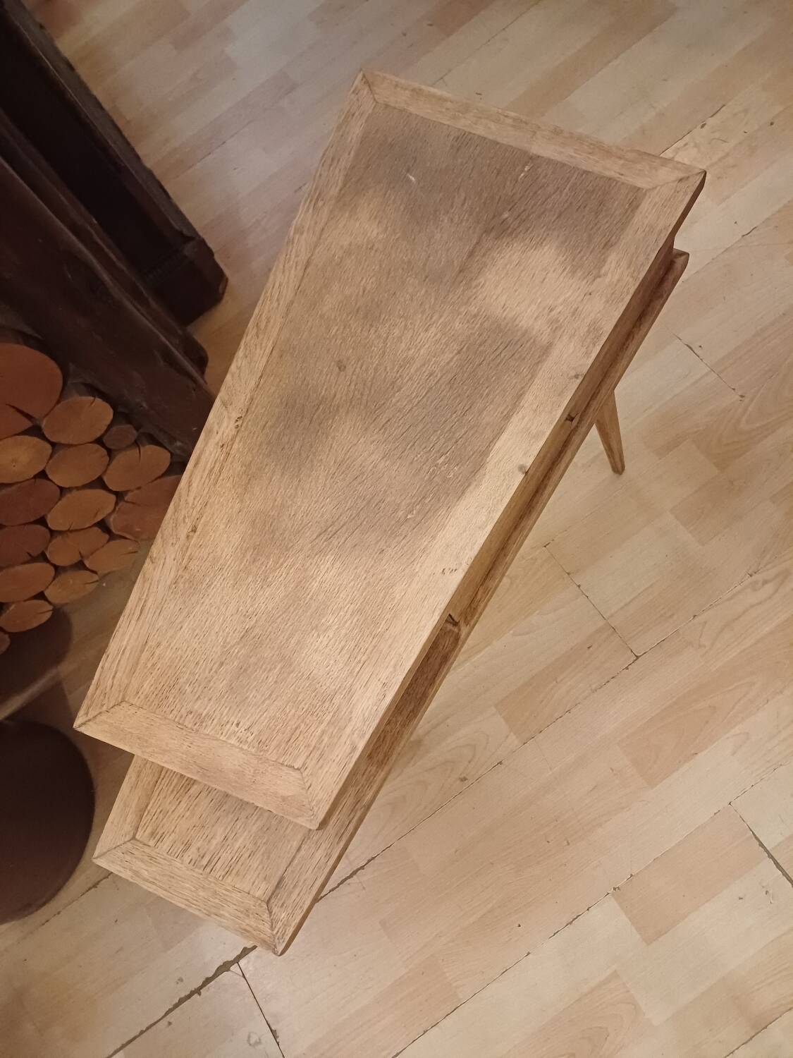 Petit meuble en bois tripode, design 1950