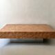 Table basse loupe d'orme tiroirs intégrés, Mahey pour Roche Bobois 1970