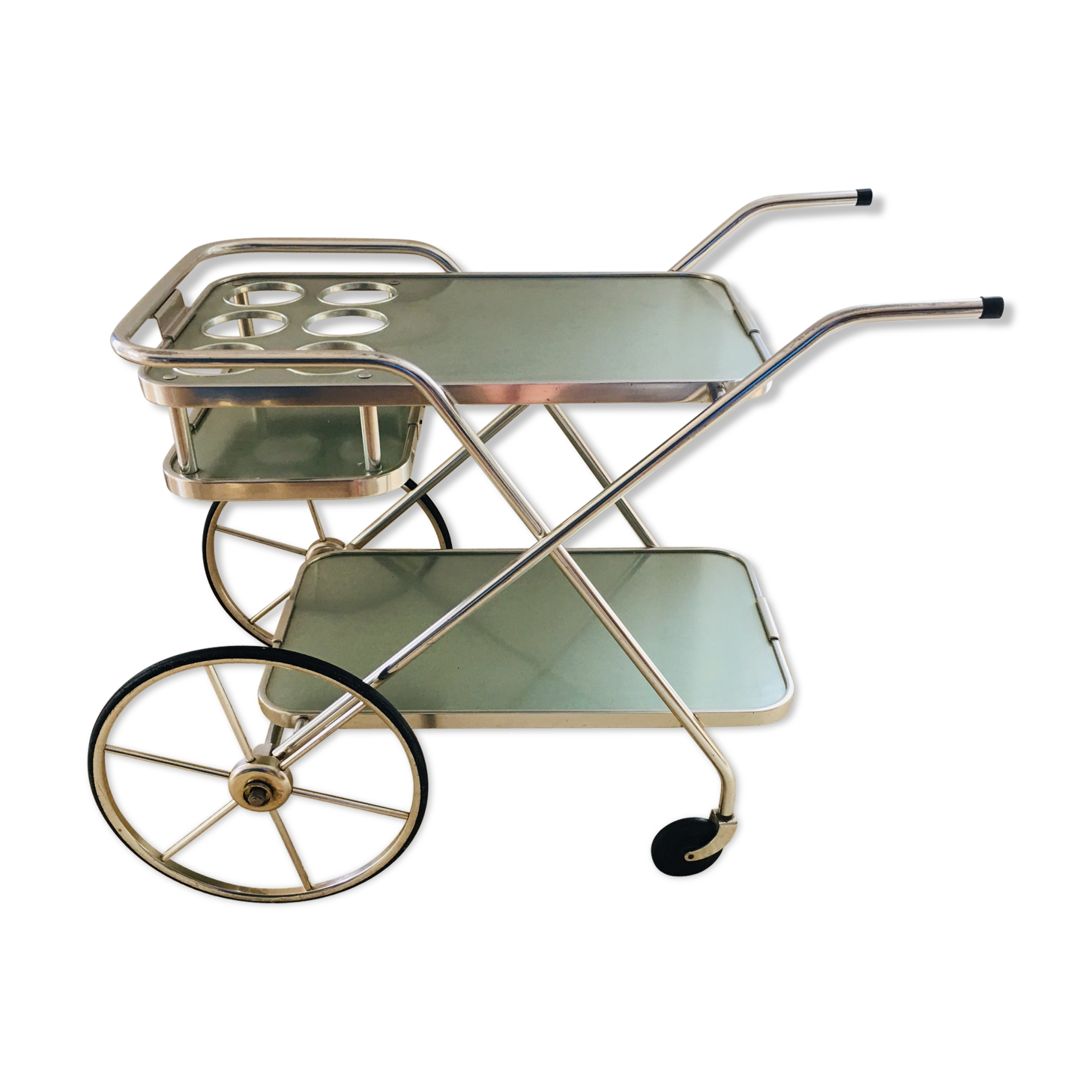 Vintage wheeled dessert