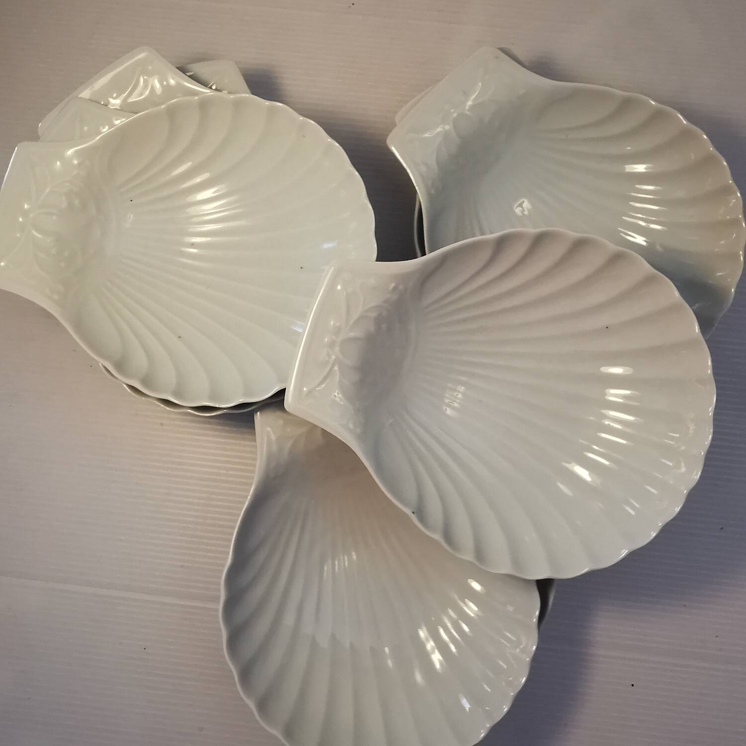 10 small dishes / ramekins / shell-shaped cups. French porcelain