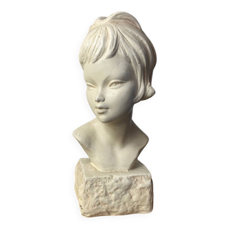 Buste de jeune fille en plâtre