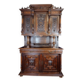 Beautiful Renaissance style sideboard in solid walnut, fully carved