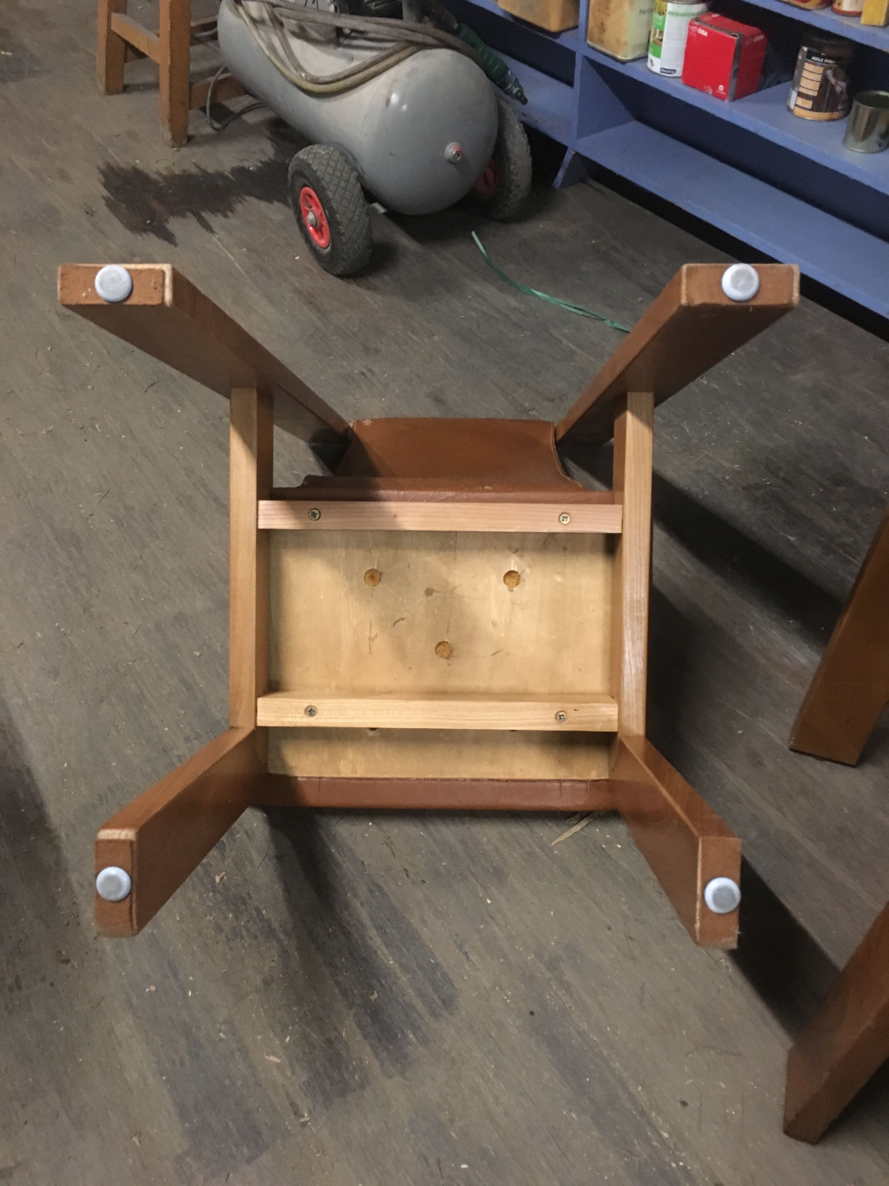 4 chaises cuir et bois
