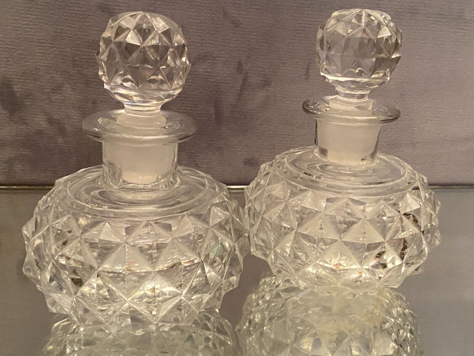 Pair of bottles nineteenth crystal Baccarat decoration diamond tips