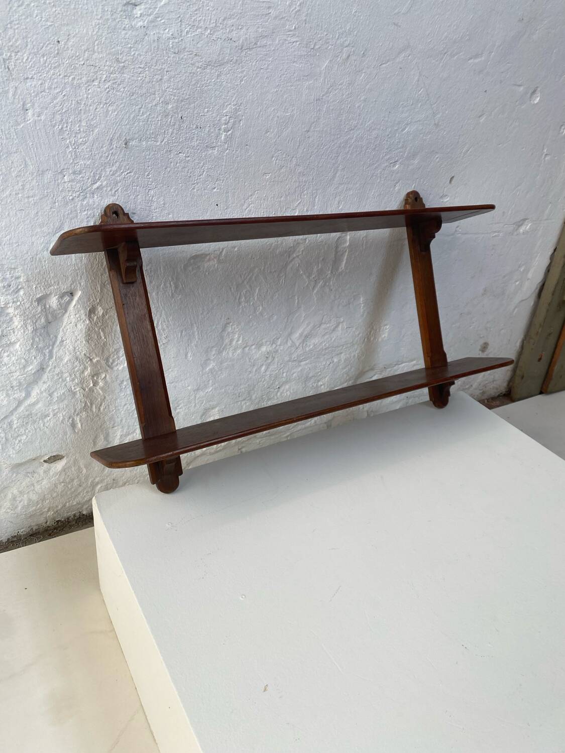 Etagère murale en bois de chêne