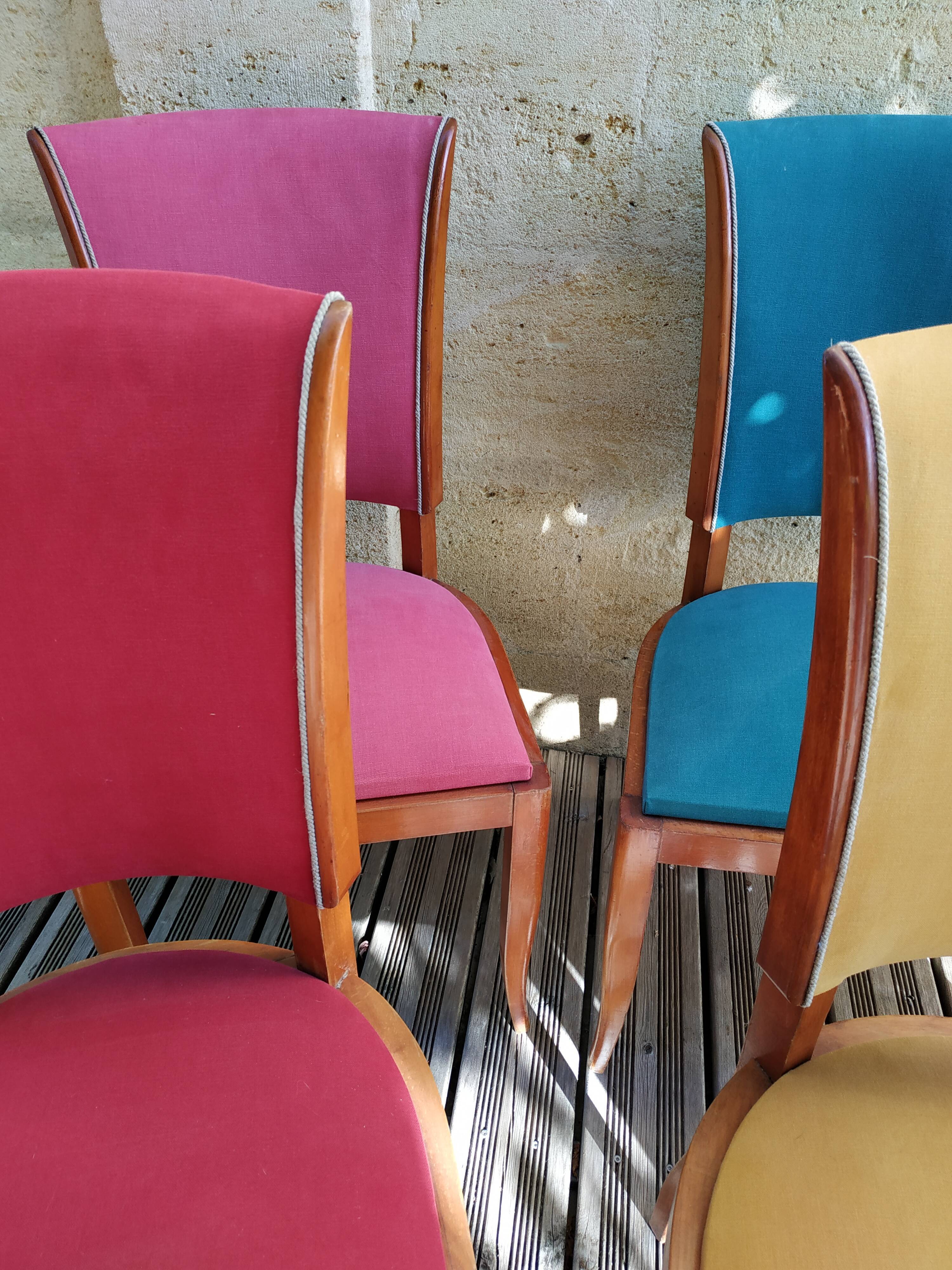 Lot of 6 wooden and fabrics chairs